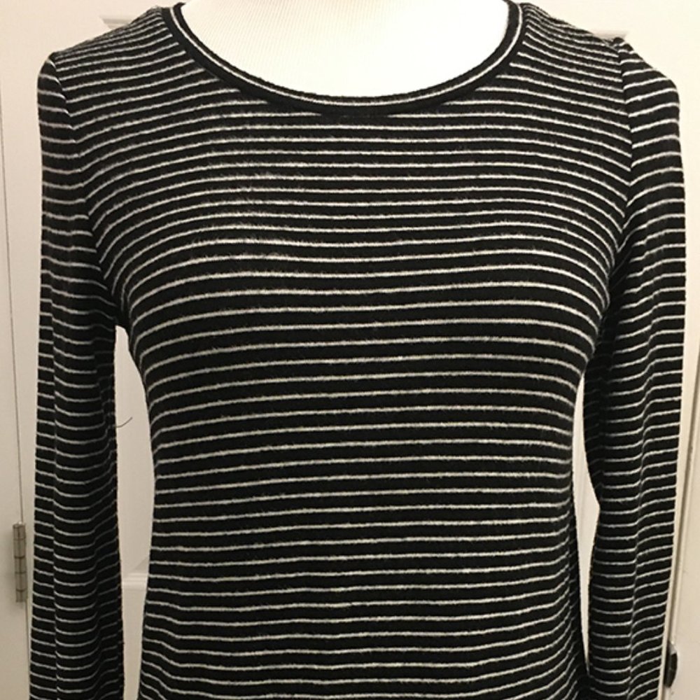 Old Navy Black&white stripe top